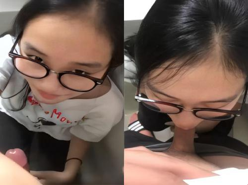 Pertama kali saya menghisap penis.....